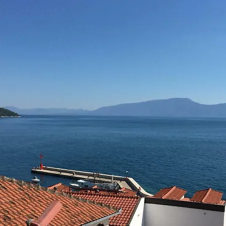 Apartment Apartman L&leni Gradac (Split-Dalmatia)